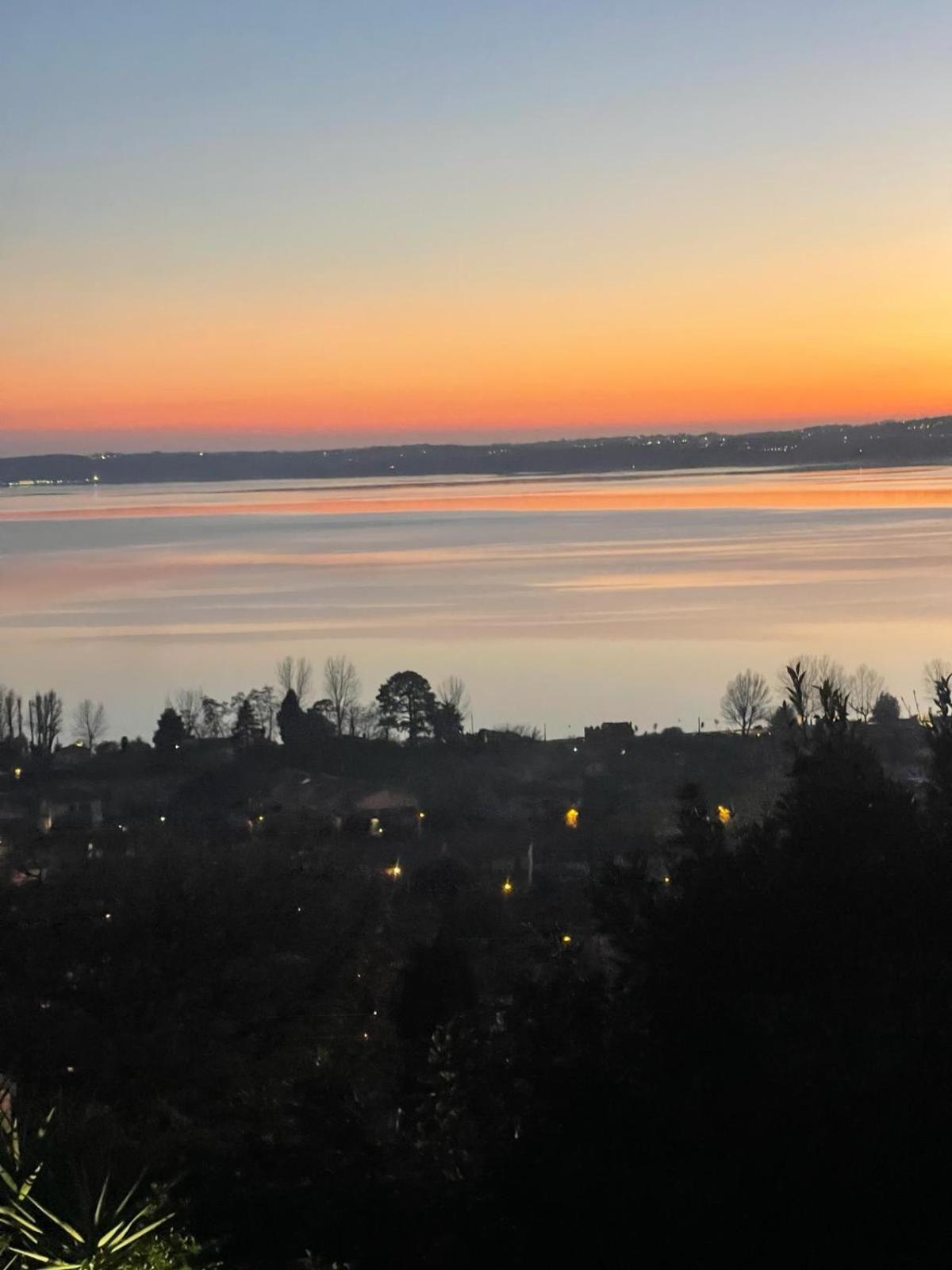 Sguardo Sul Lago Trevignano Romano Exterior foto